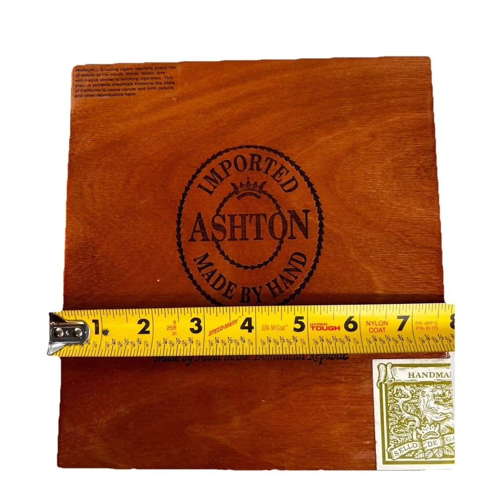 Ashton Churchill Emboss Wooden Cigar Box‎ Hand Made Dove Tail Dominican Republic